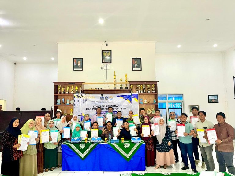 Foto penerimah hibah internal